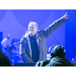 26.01.2015, Herbert Grönemeyer während der Konzert-Veranstaltung für ein weltoffenes Dresden auf dem Dresdner Neumarkt
