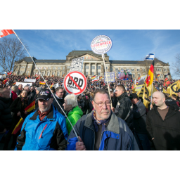 06.02.2016, PEGIDA Demonstration am Dresdner Königsufer